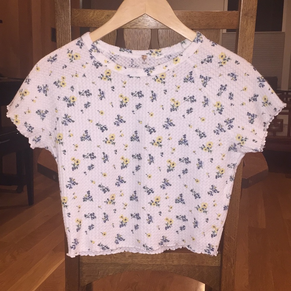 Pacsun cropped floral t-shirt